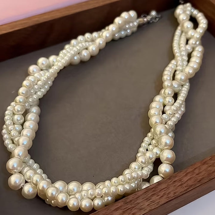 Women's Classic Impressive Pearl Necklace