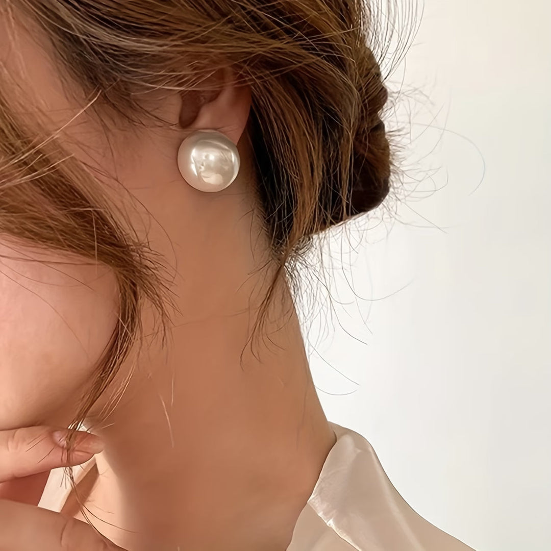 Women's Classic Pearl Stud Earrings