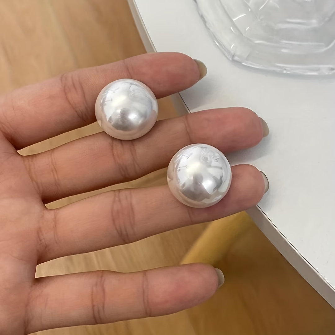 Women's Classic Pearl Stud Earrings