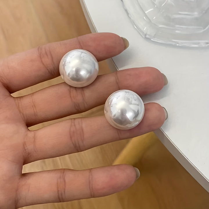 Women's Classic Pearl Stud Earrings