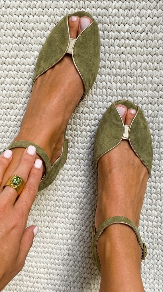 Women's Elegant Sage Sandals