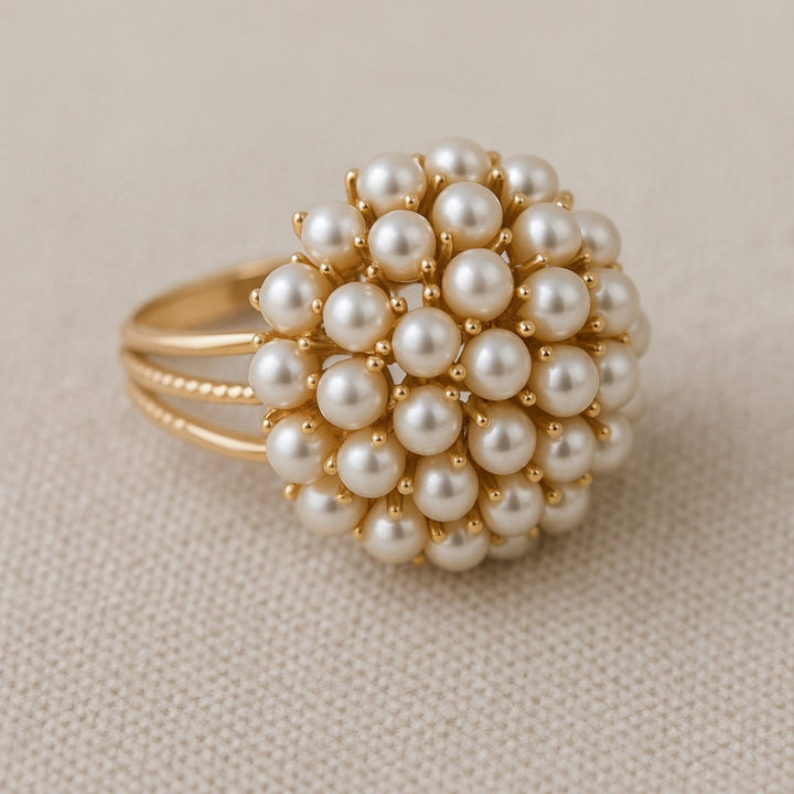 Classic Gold Ring with Pearl
