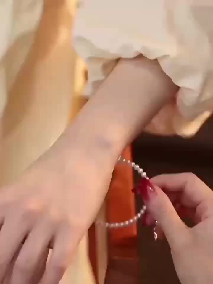 Retro Pearl Bracelet