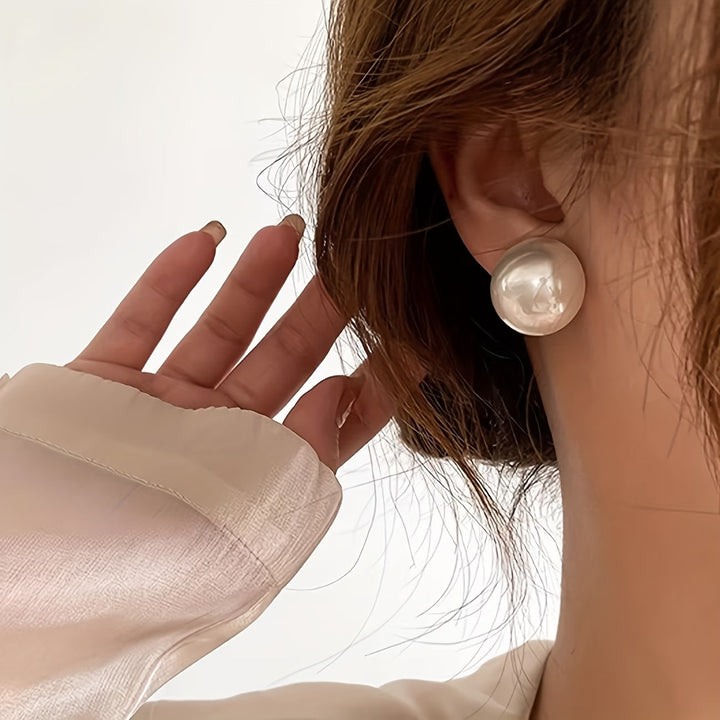 Women's Classic Pearl Stud Earrings