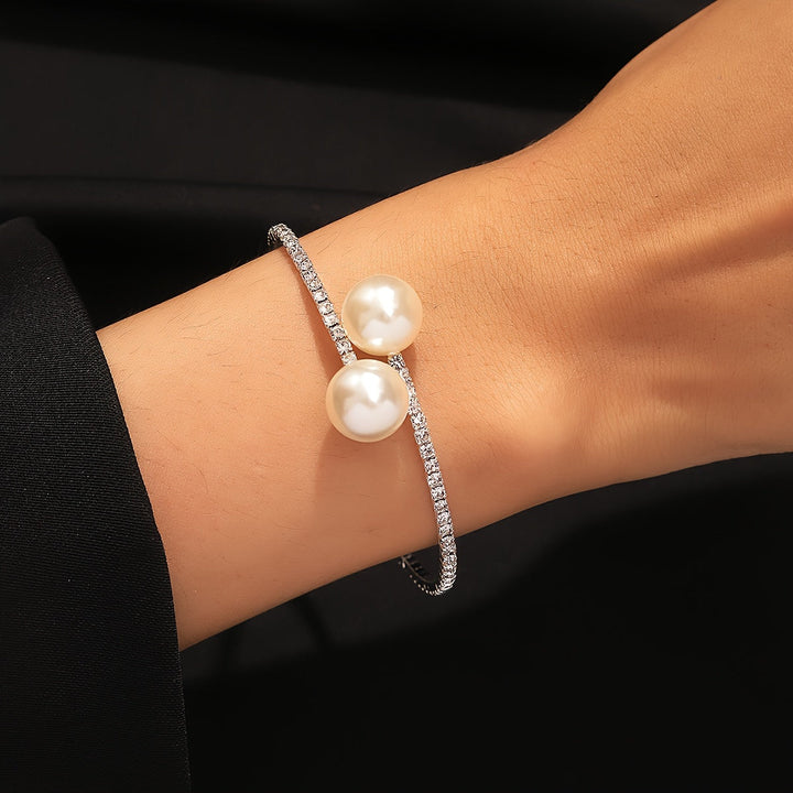 Women's Elegant Pearls Crystals Bracelet