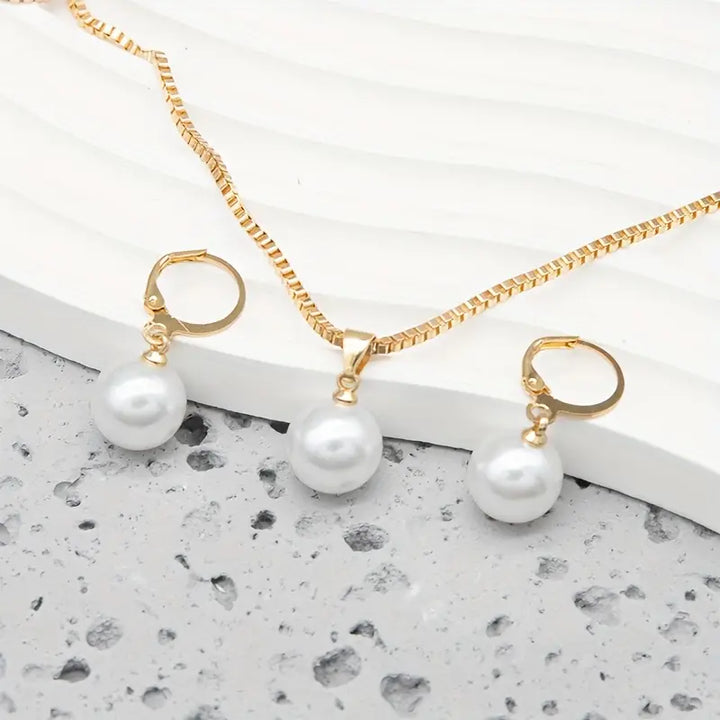 Women's Elegant Pearl Necklace Set