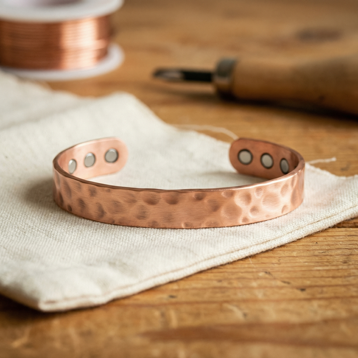 Women's Sleek Lodestone Copper Bracelet