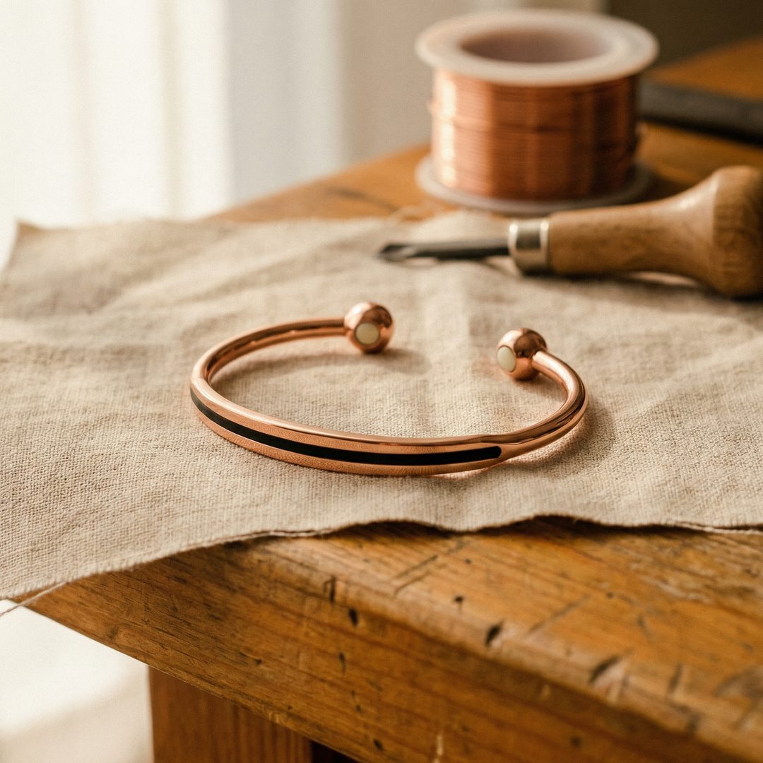 Women's Sleek Vein Copper Bracelet