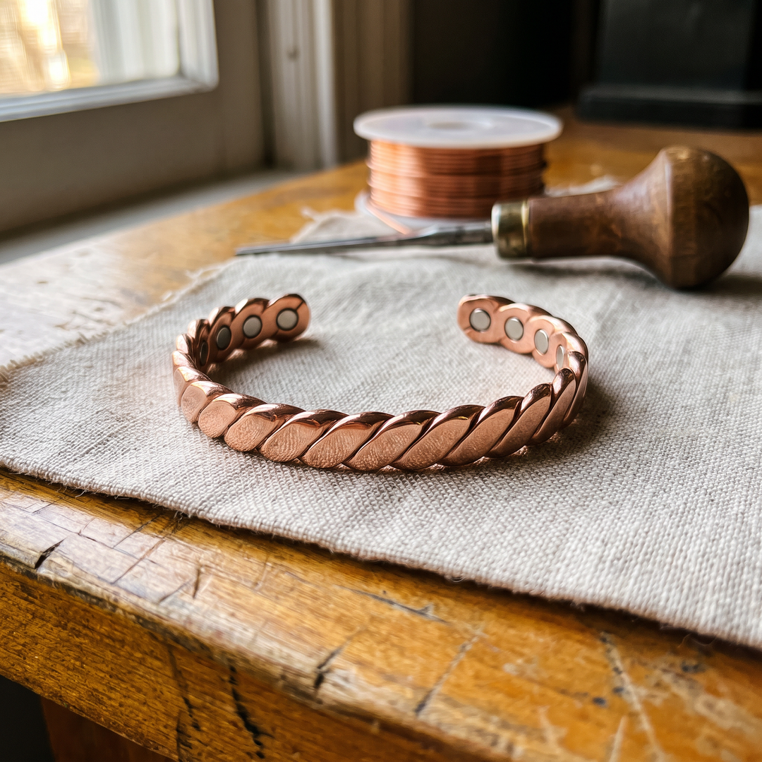 Women's Sleek Bough Copper Bracelet