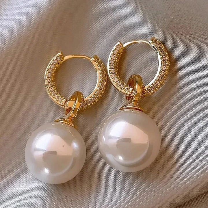 Sparkling Earrings with Pearl
