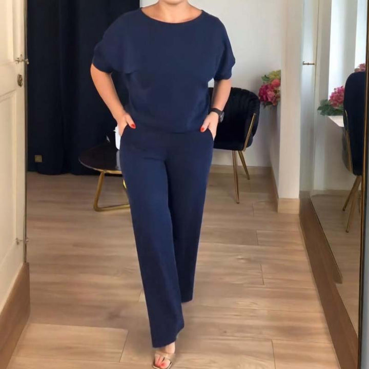 Elegant 3-piece set including a long cardigan